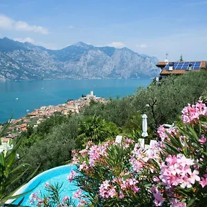 Villa Malcesine Мальчезине